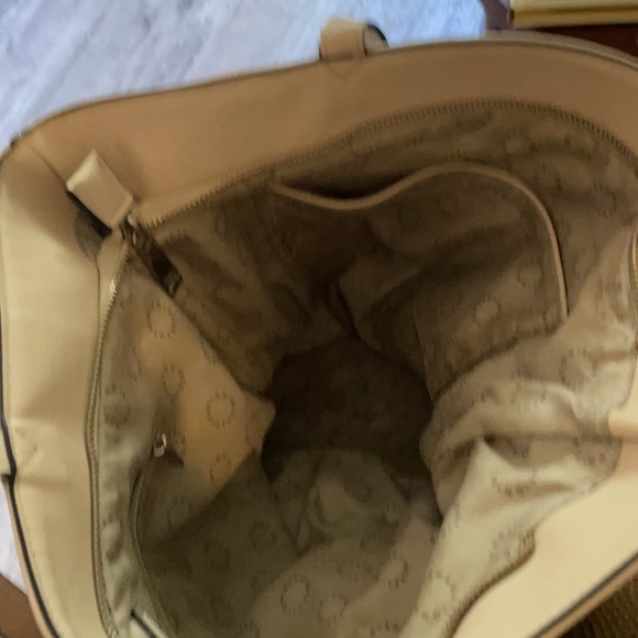 Light pink cool style with silver chains a winner - Picture 2 of 2